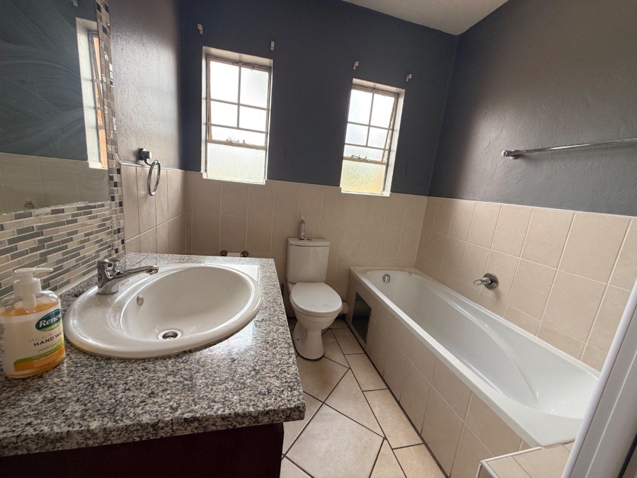 2 Bedroom Property for Sale in Sundowner Gauteng