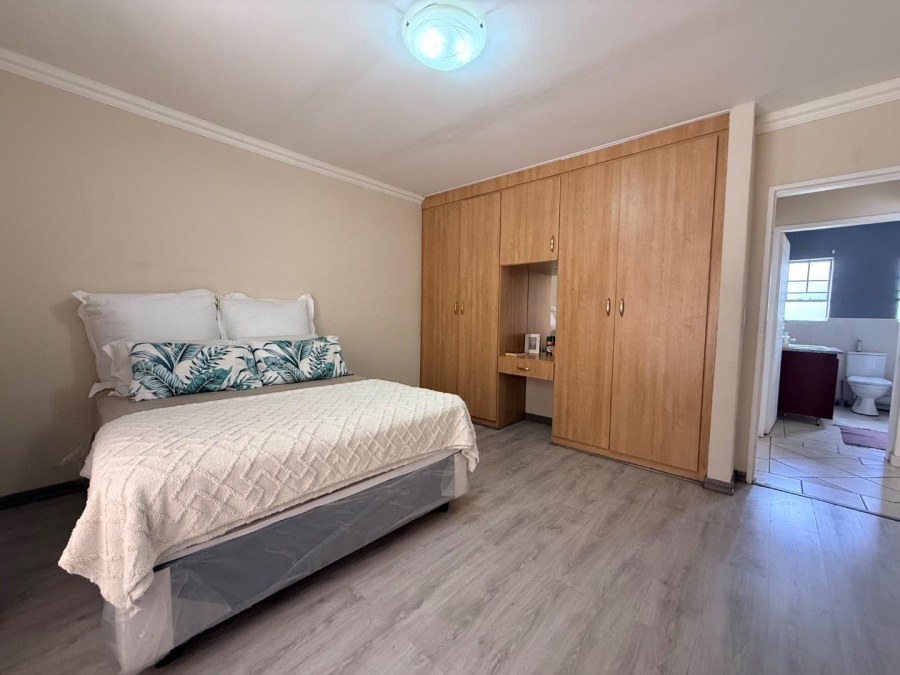 2 Bedroom Property for Sale in Sundowner Gauteng