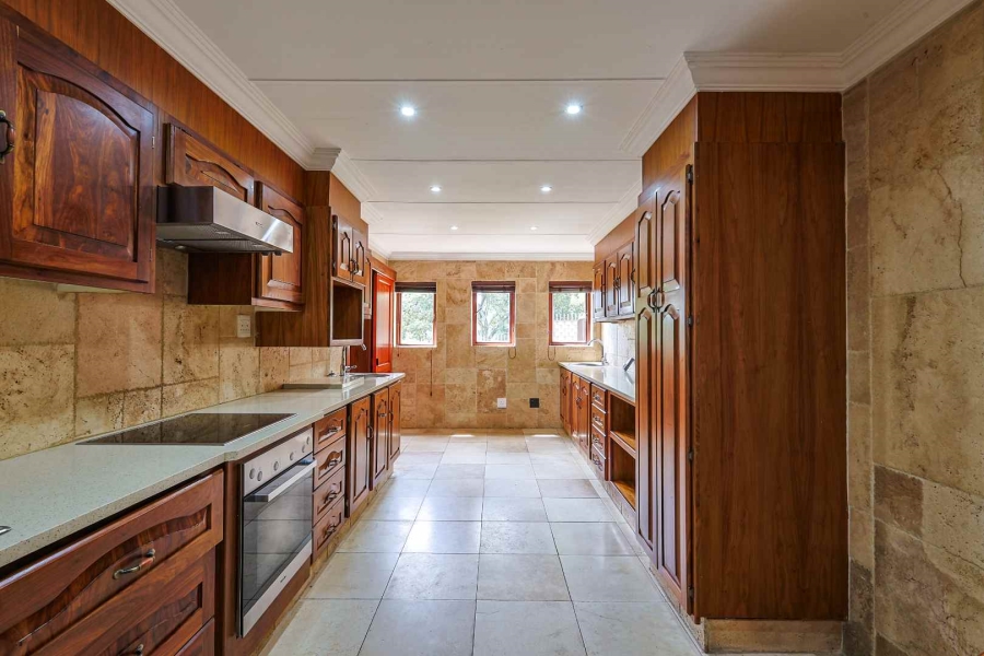 6 Bedroom Property for Sale in Waterkloof Ridge Gauteng