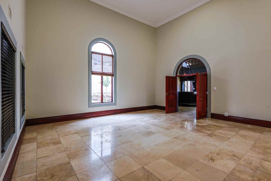 6 Bedroom Property for Sale in Waterkloof Ridge Gauteng