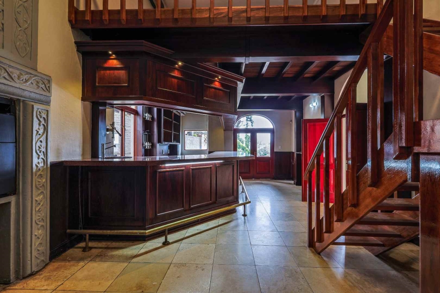 6 Bedroom Property for Sale in Waterkloof Ridge Gauteng