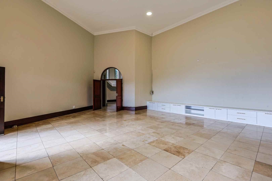 6 Bedroom Property for Sale in Waterkloof Ridge Gauteng