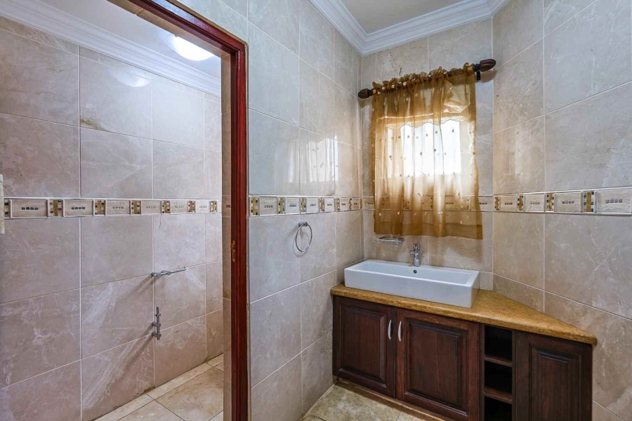 6 Bedroom Property for Sale in Waterkloof Ridge Gauteng