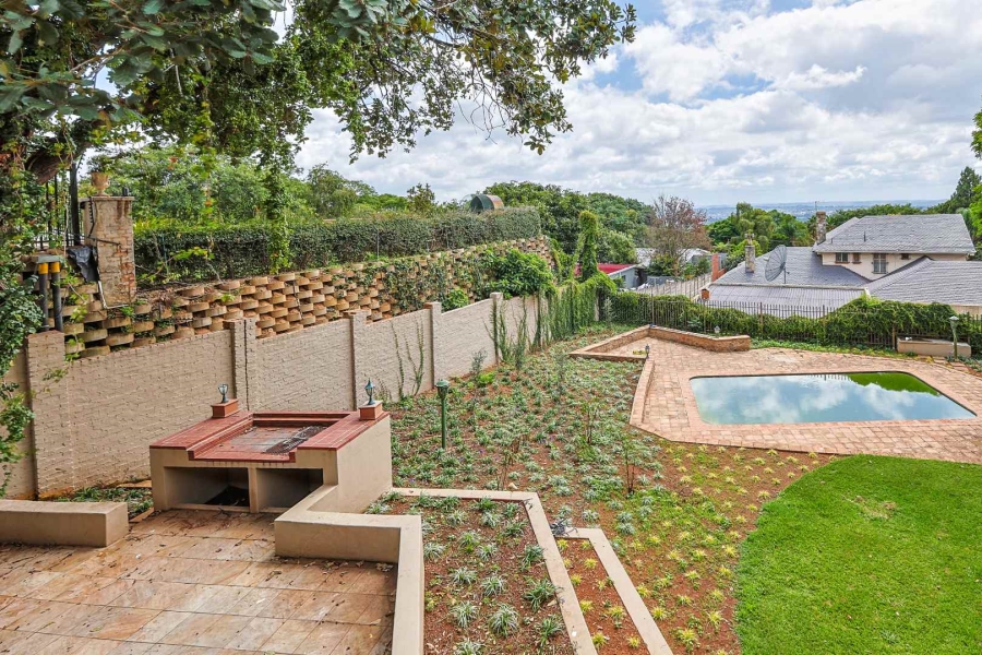 6 Bedroom Property for Sale in Waterkloof Ridge Gauteng