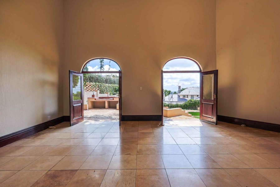 6 Bedroom Property for Sale in Waterkloof Ridge Gauteng