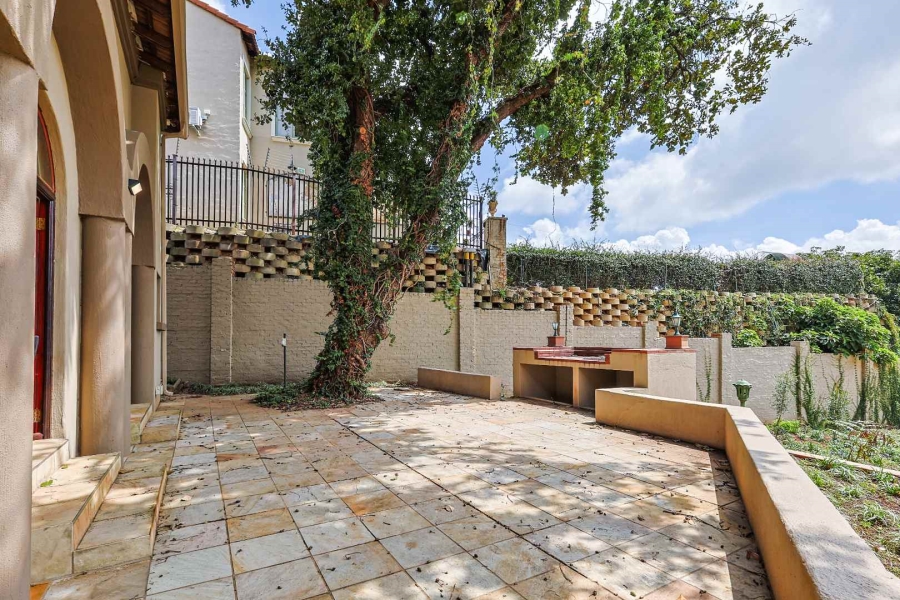 6 Bedroom Property for Sale in Waterkloof Ridge Gauteng