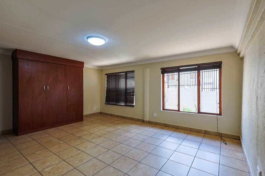 6 Bedroom Property for Sale in Waterkloof Ridge Gauteng