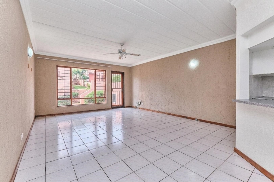 2 Bedroom Property for Sale in Little Falls Gauteng