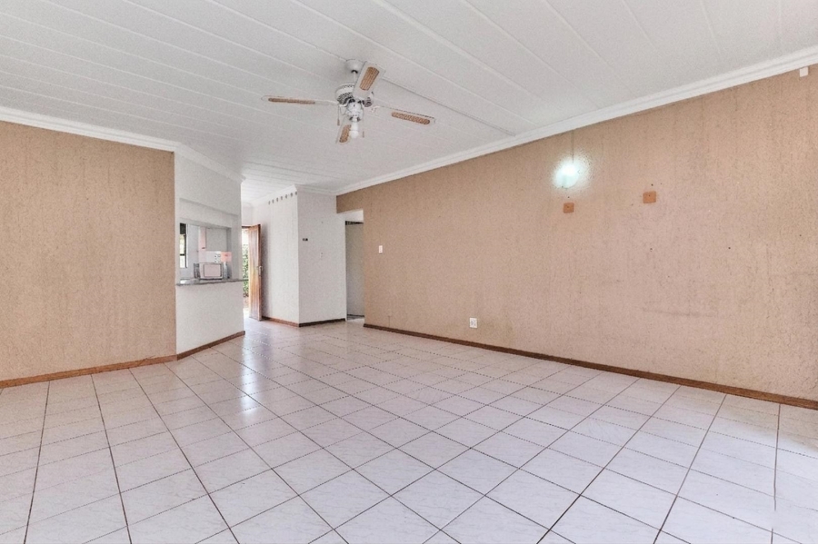 2 Bedroom Property for Sale in Little Falls Gauteng