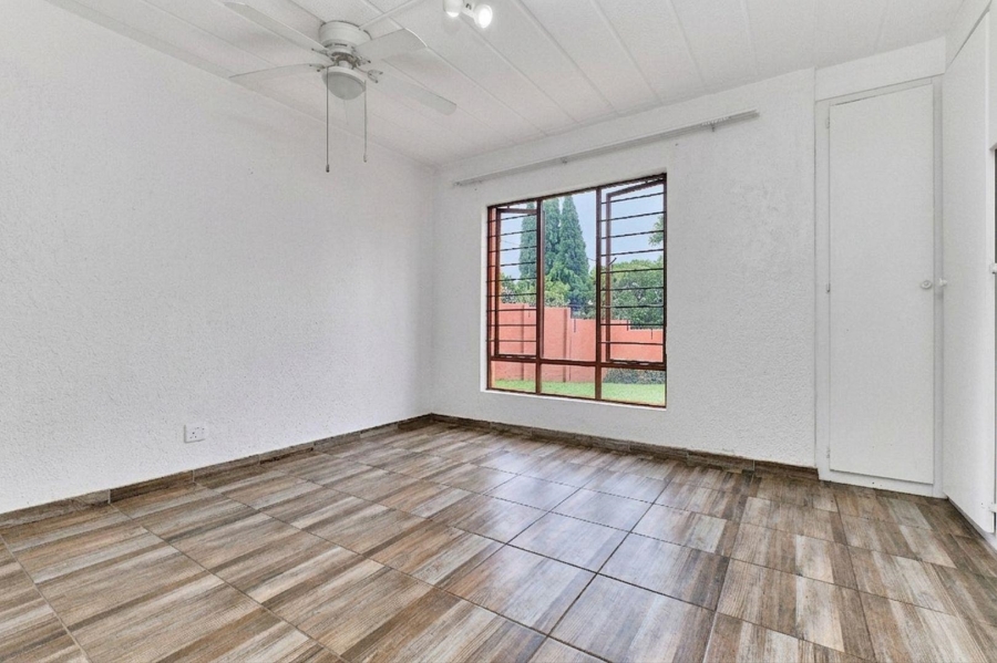 2 Bedroom Property for Sale in Little Falls Gauteng