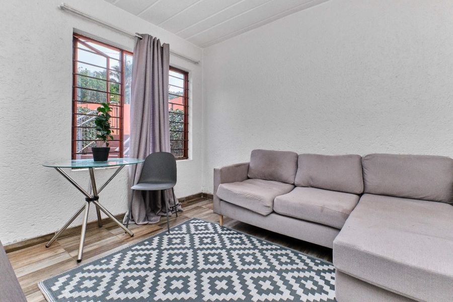 2 Bedroom Property for Sale in Little Falls Gauteng