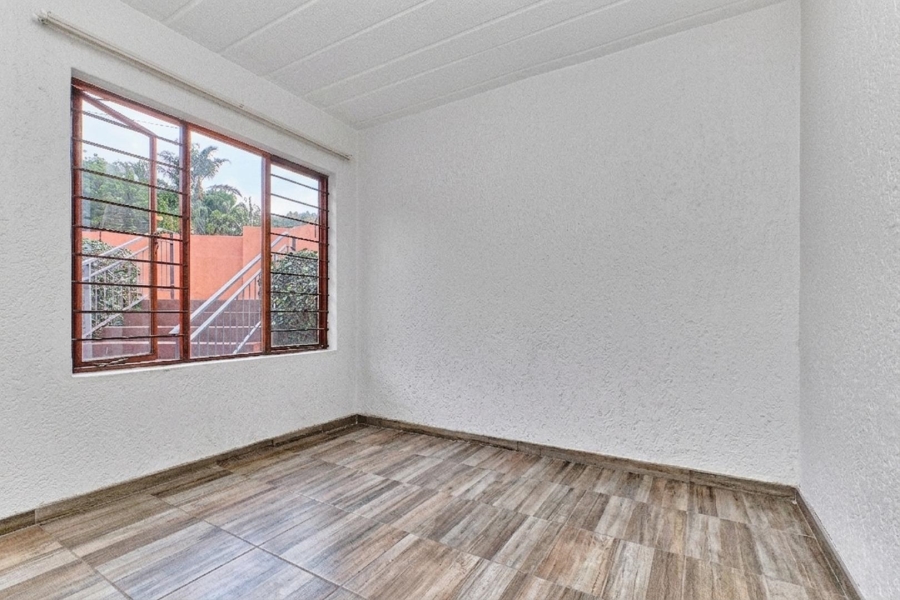 2 Bedroom Property for Sale in Little Falls Gauteng