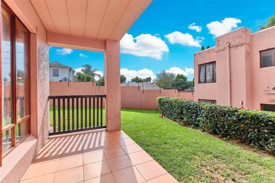 2 Bedroom Property for Sale in Little Falls Gauteng