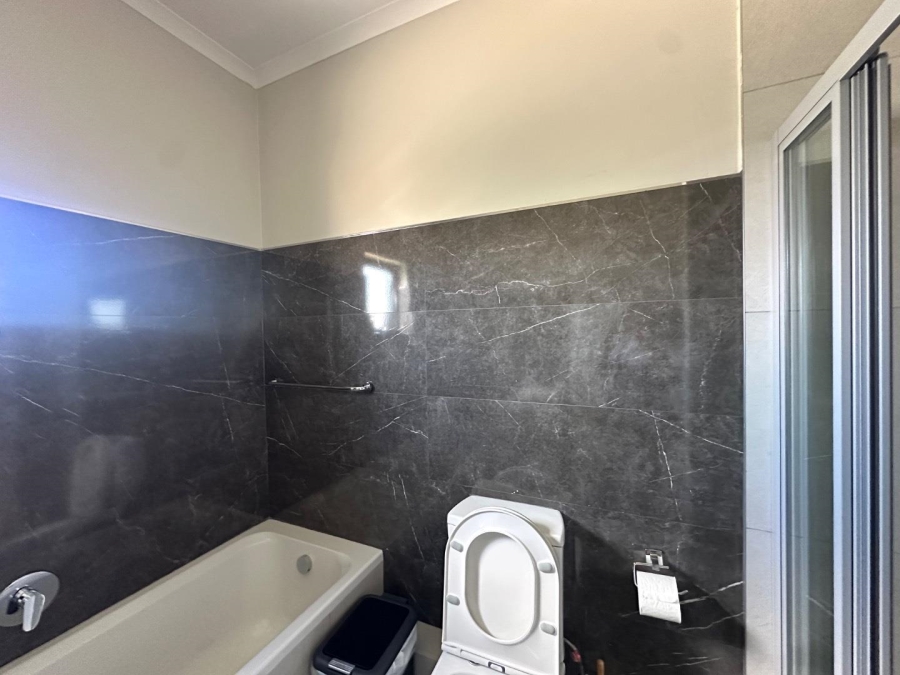 To Let 2 Bedroom Property for Rent in Grand Central Gauteng