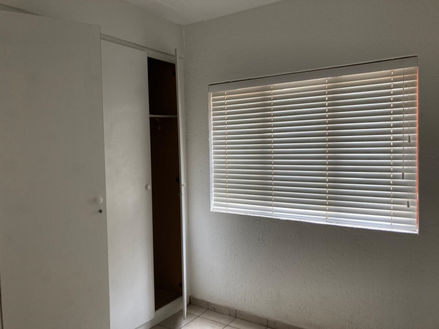 1 Bedroom Property for Sale in Westdene Gauteng