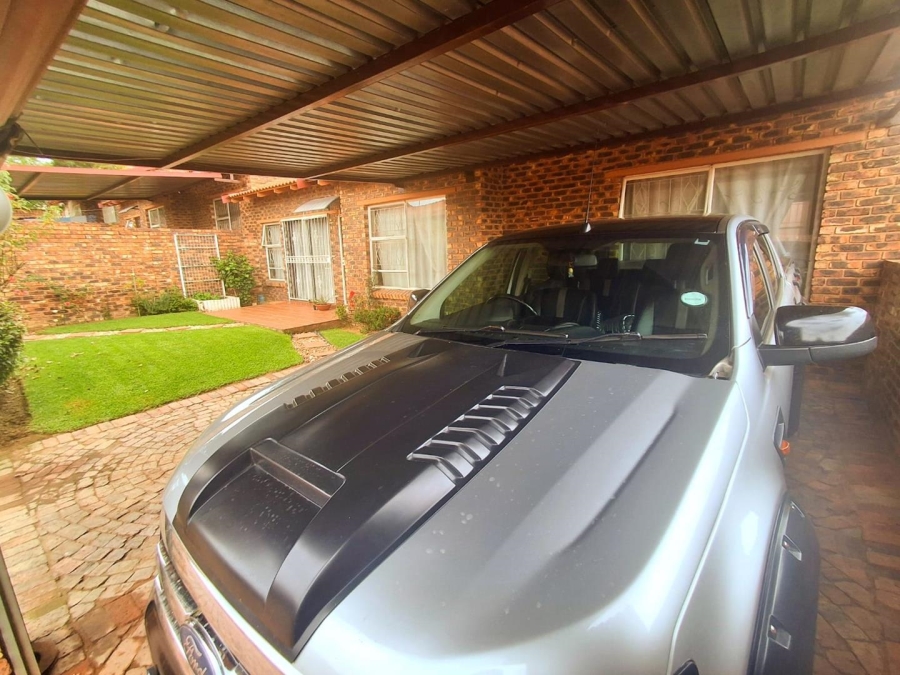 0 Bedroom Property for Sale in Buccleuch Gauteng