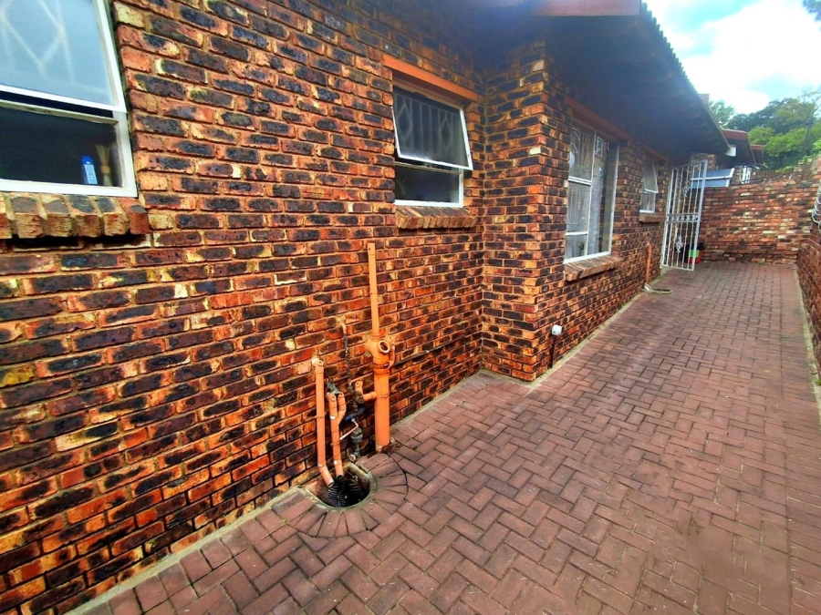 0 Bedroom Property for Sale in Buccleuch Gauteng