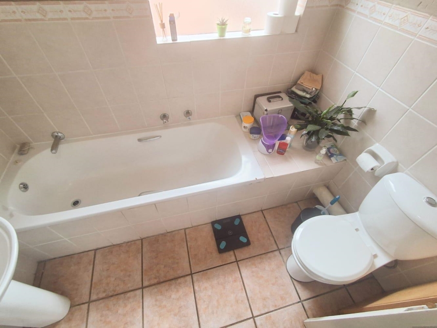 0 Bedroom Property for Sale in Buccleuch Gauteng