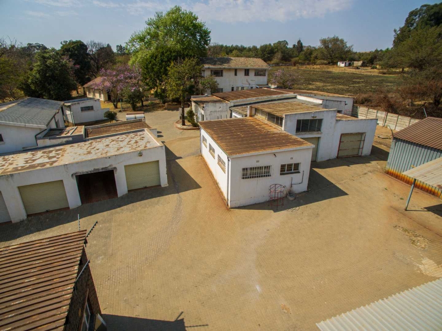 10 Bedroom Property for Sale in Wilgeheuwel Gauteng