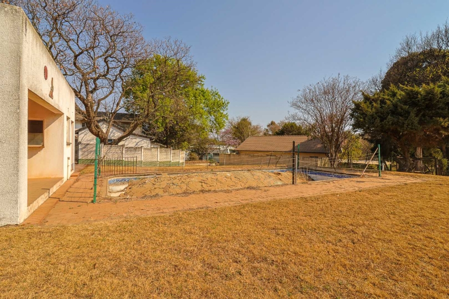 10 Bedroom Property for Sale in Wilgeheuwel Gauteng