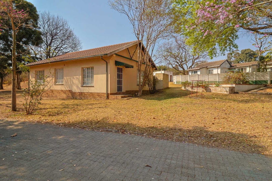10 Bedroom Property for Sale in Wilgeheuwel Gauteng