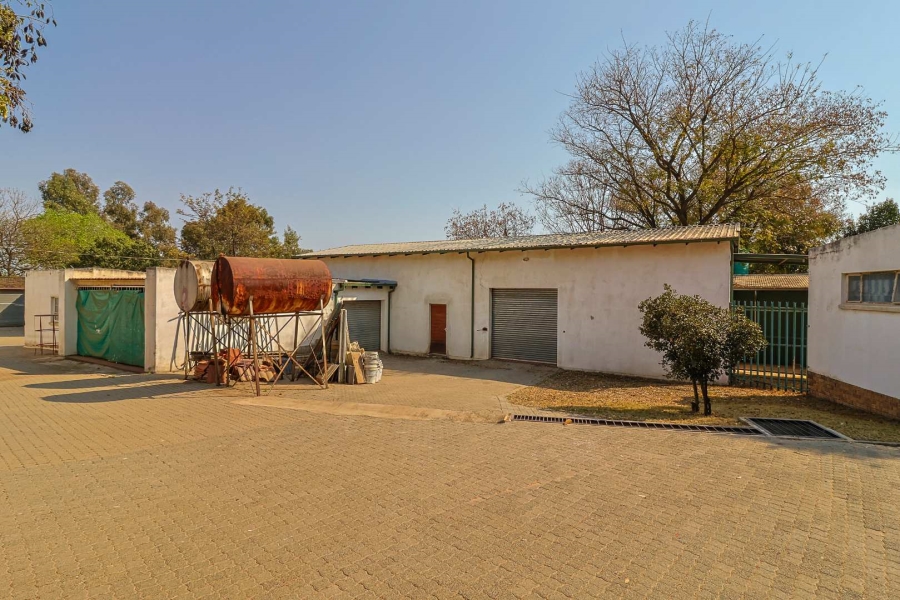10 Bedroom Property for Sale in Wilgeheuwel Gauteng