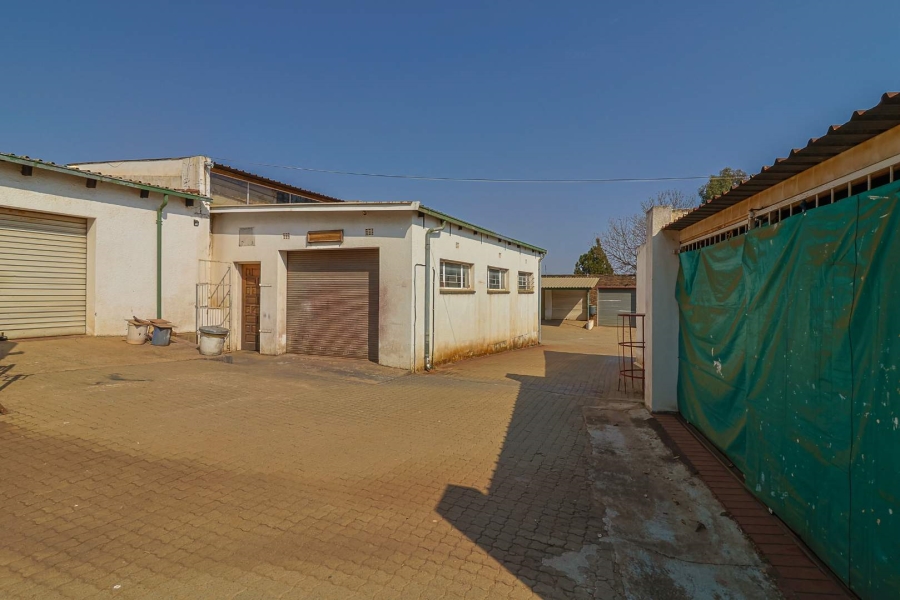 10 Bedroom Property for Sale in Wilgeheuwel Gauteng