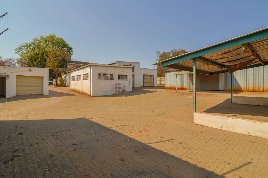 10 Bedroom Property for Sale in Wilgeheuwel Gauteng
