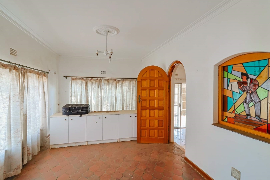 10 Bedroom Property for Sale in Wilgeheuwel Gauteng