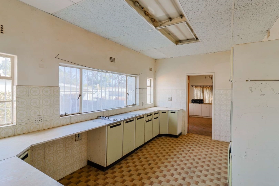 10 Bedroom Property for Sale in Wilgeheuwel Gauteng