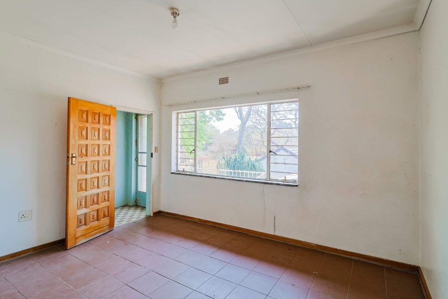 10 Bedroom Property for Sale in Wilgeheuwel Gauteng