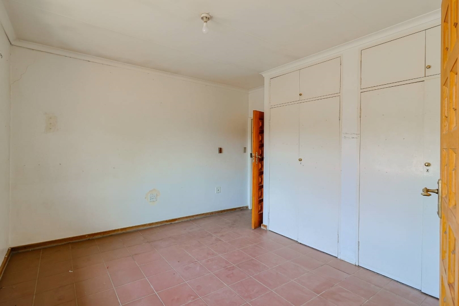 10 Bedroom Property for Sale in Wilgeheuwel Gauteng