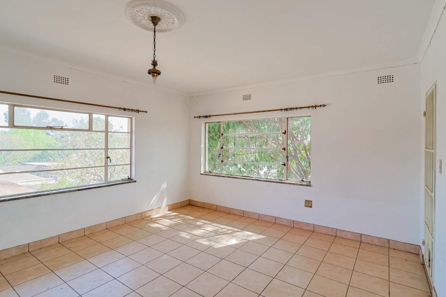 10 Bedroom Property for Sale in Wilgeheuwel Gauteng