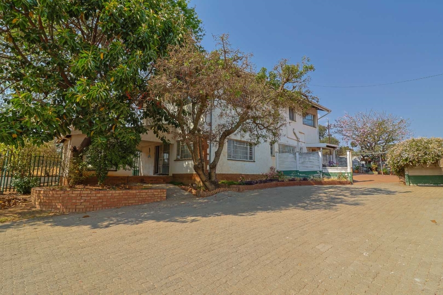 10 Bedroom Property for Sale in Wilgeheuwel Gauteng