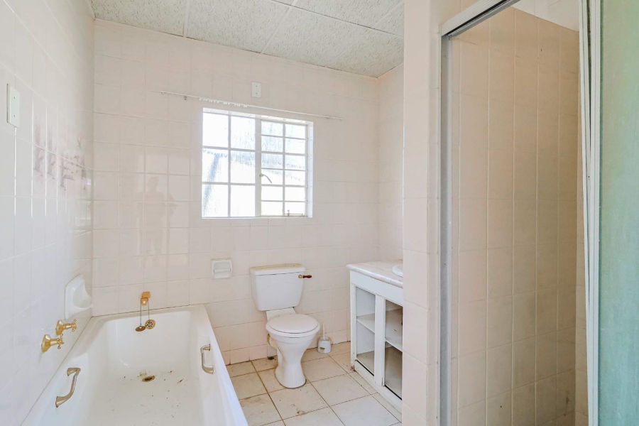 10 Bedroom Property for Sale in Wilgeheuwel Gauteng