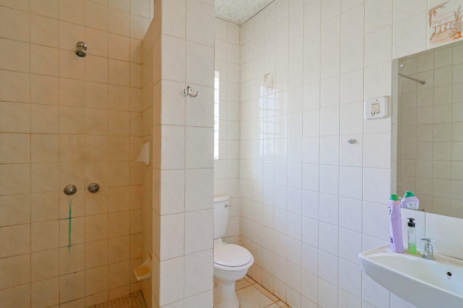 10 Bedroom Property for Sale in Wilgeheuwel Gauteng