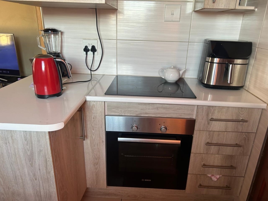 2 Bedroom Property for Sale in Clayville Gauteng