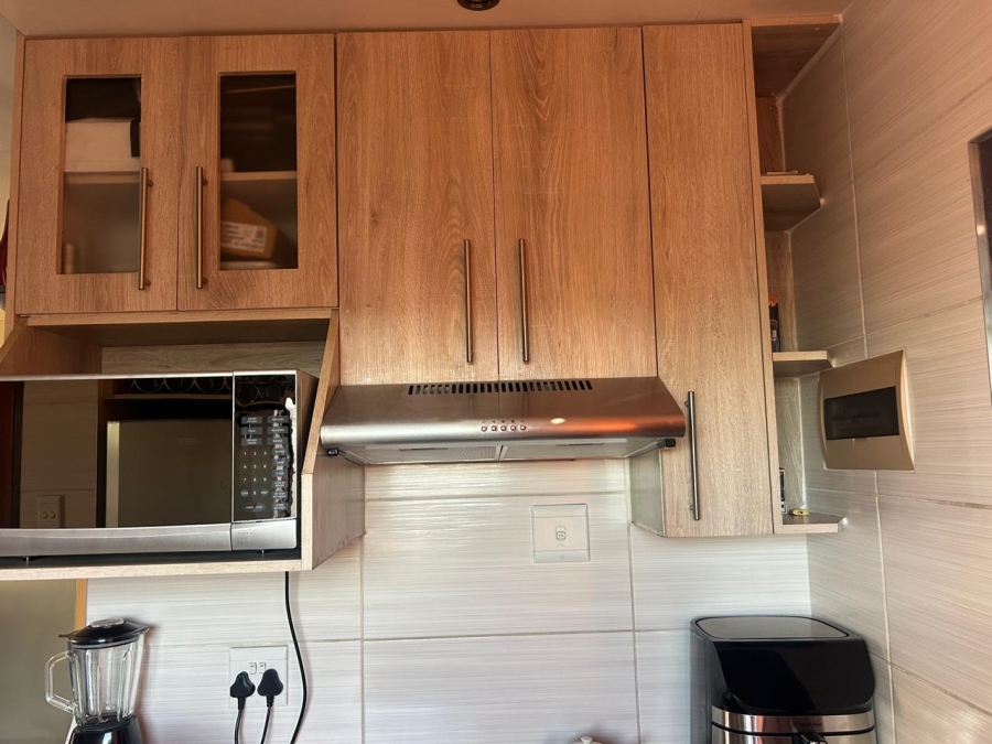 2 Bedroom Property for Sale in Clayville Gauteng