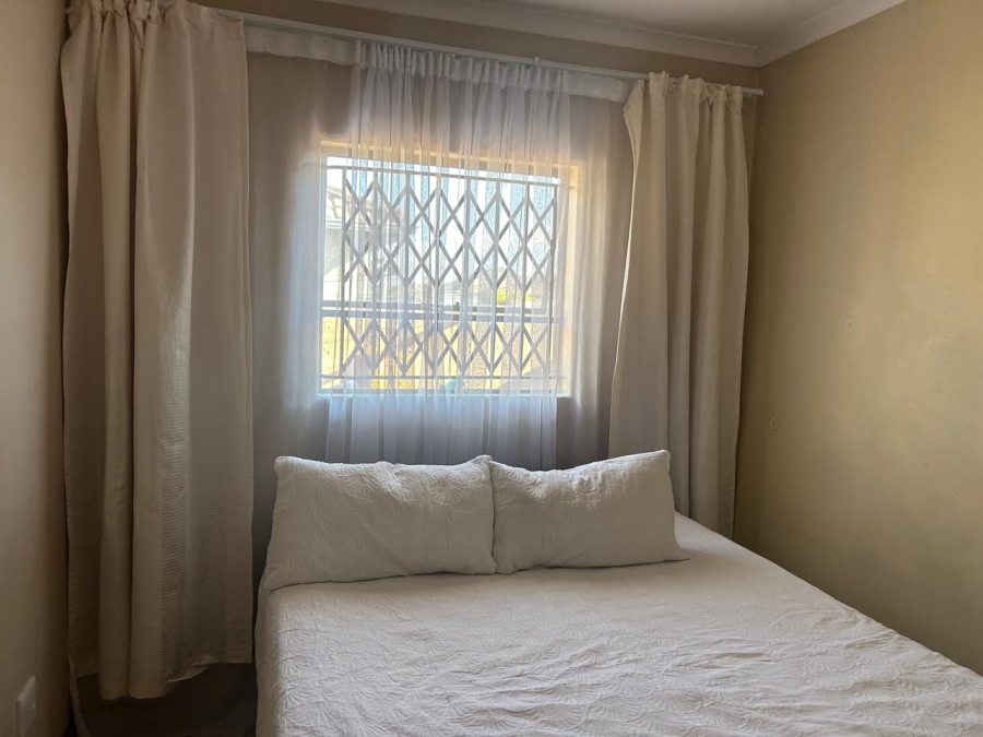 2 Bedroom Property for Sale in Clayville Gauteng