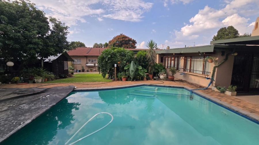 4 Bedroom Property for Sale in Sinoville Gauteng