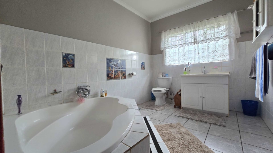 4 Bedroom Property for Sale in Sinoville Gauteng