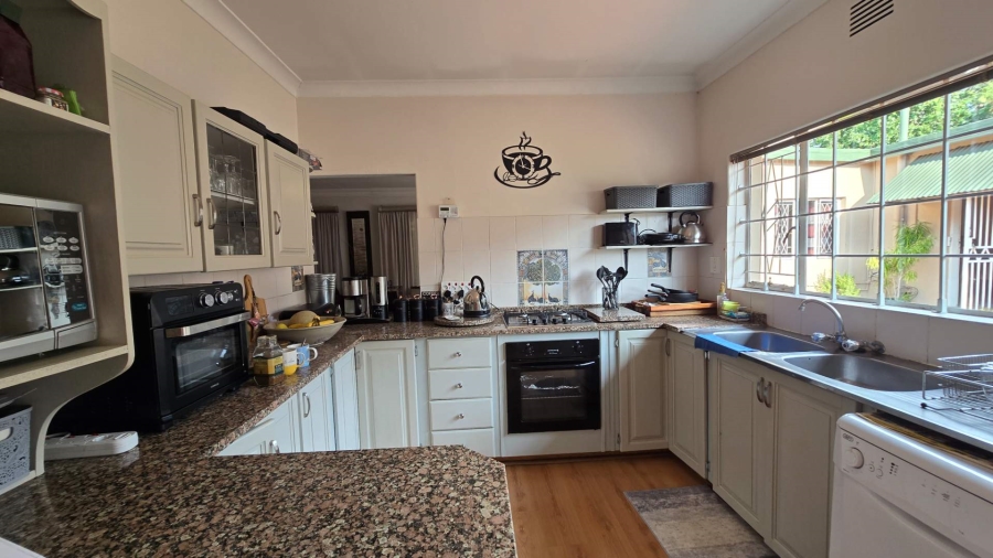 4 Bedroom Property for Sale in Sinoville Gauteng