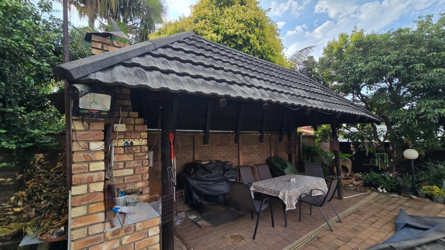 4 Bedroom Property for Sale in Sinoville Gauteng