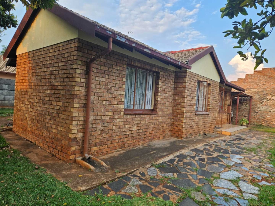 3 Bedroom Property for Sale in Hesteapark Gauteng