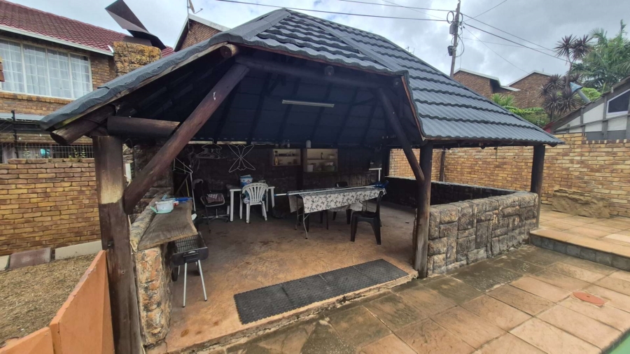 2 Bedroom Property for Sale in Birchleigh Gauteng