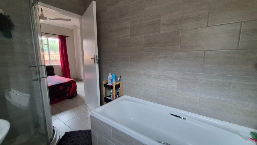 2 Bedroom Property for Sale in Birchleigh Gauteng