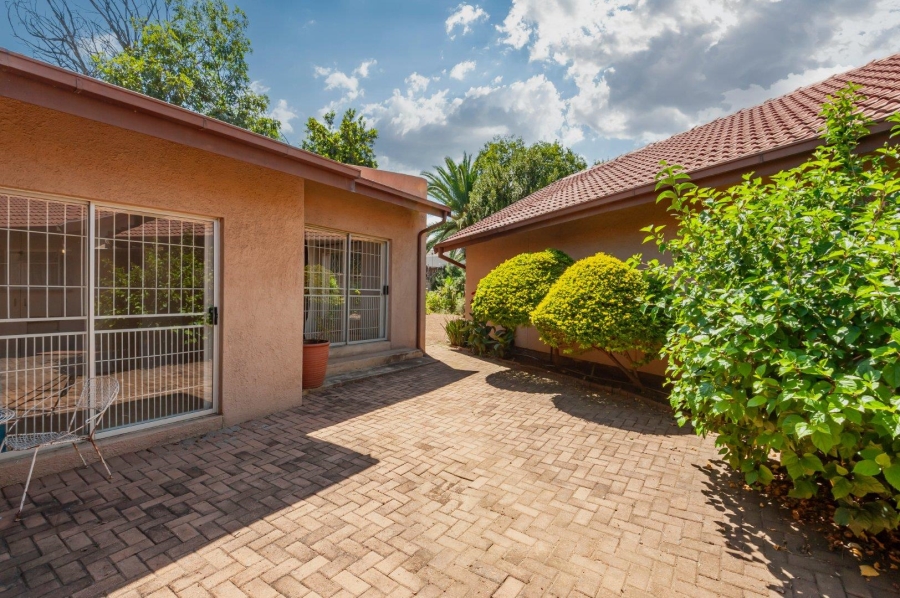 6 Bedroom Property for Sale in Randhart Gauteng