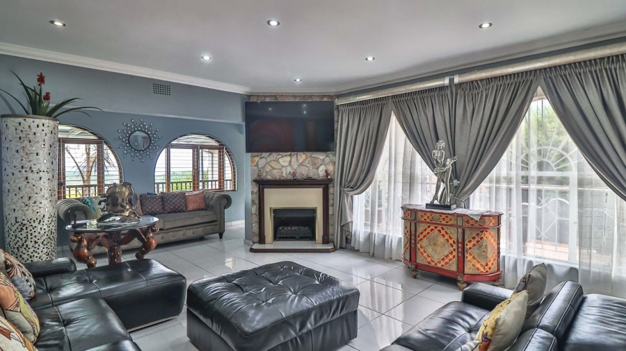 5 Bedroom Property for Sale in Glenvista Gauteng
