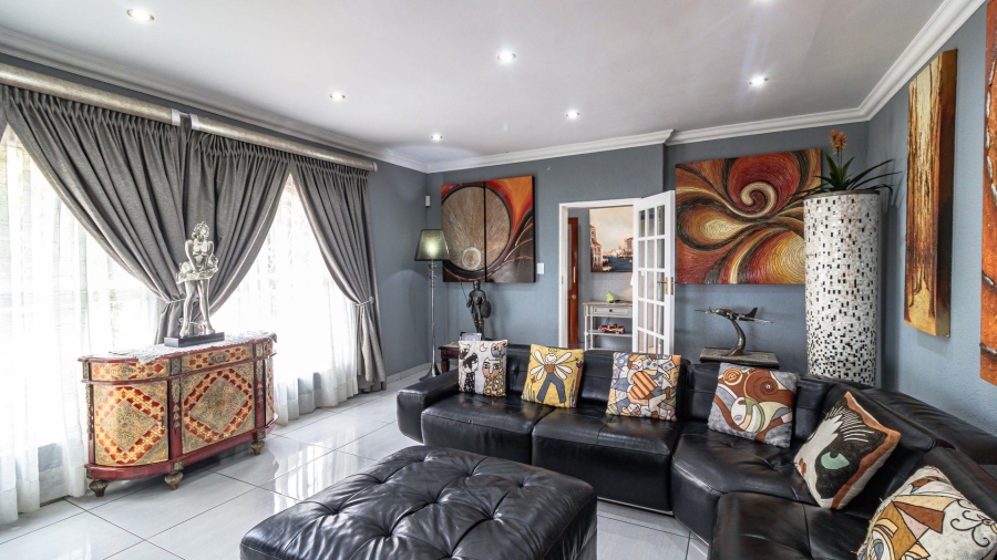 5 Bedroom Property for Sale in Glenvista Gauteng