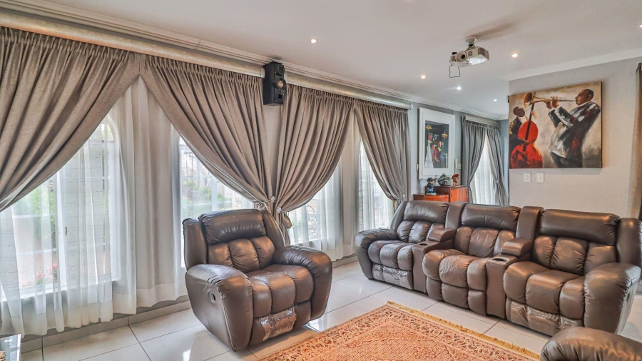 5 Bedroom Property for Sale in Glenvista Gauteng